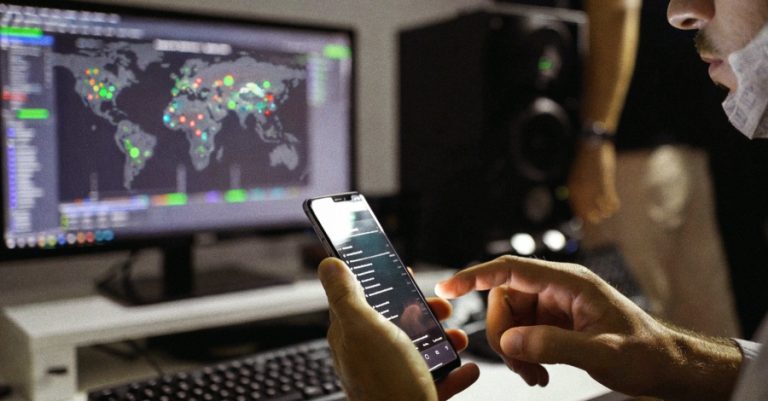 UNC3753 Used Vishing and Physical Intrusions in U.S. Data Theft Extortion Campaign